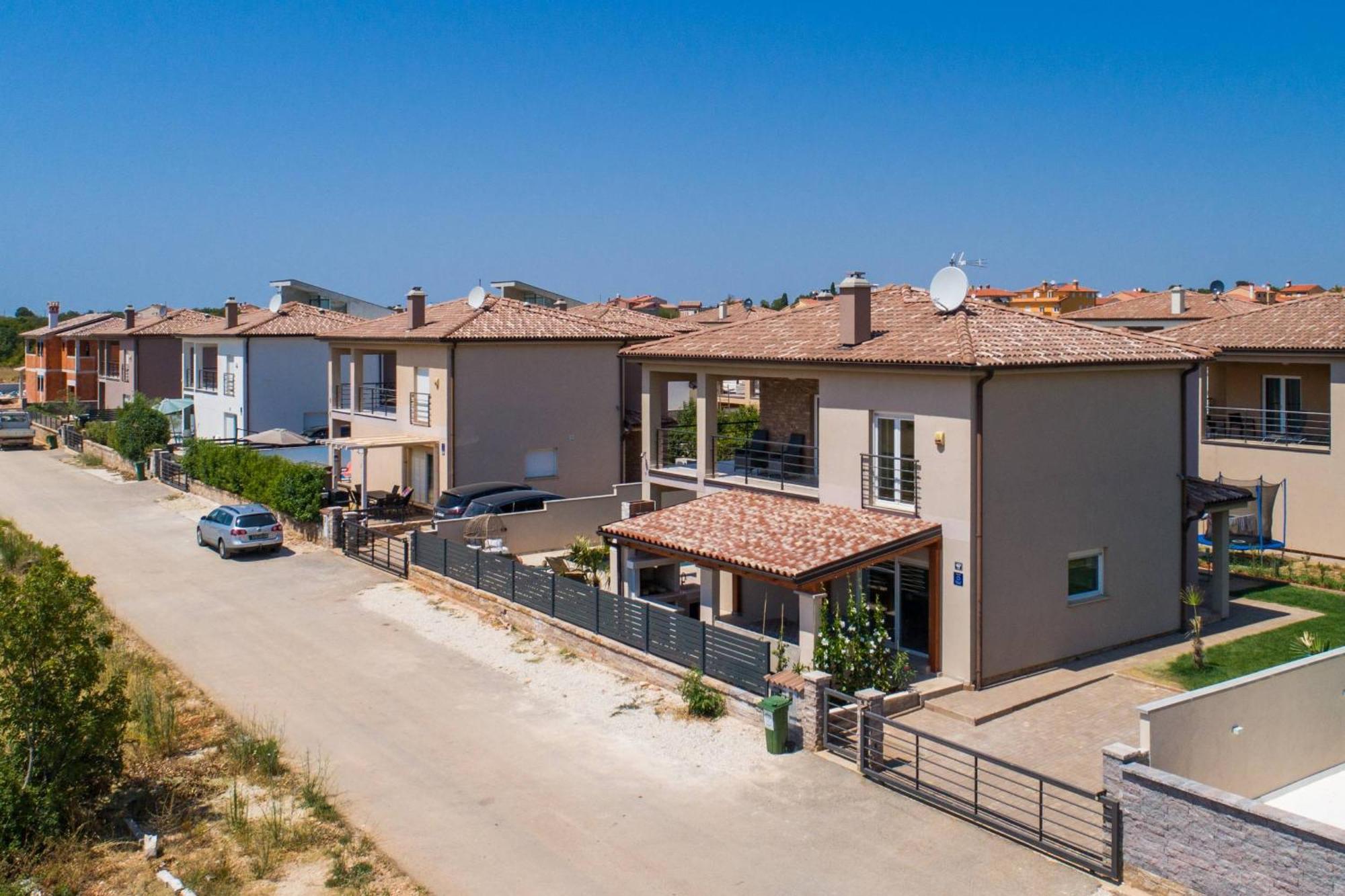 Villa Brionika Mit Pool Vodnjan Exterior foto