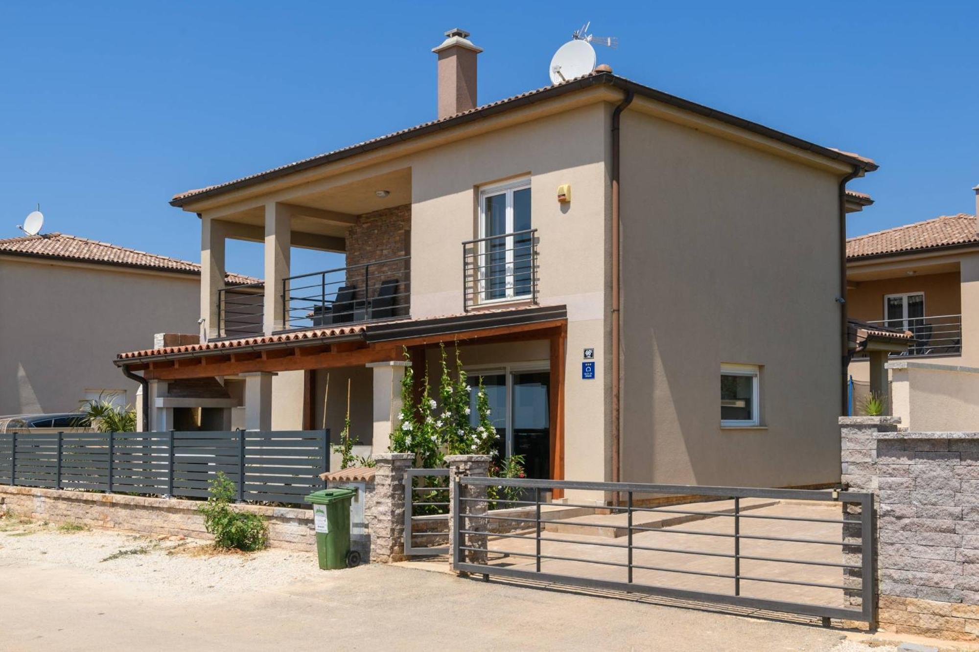 Villa Brionika Mit Pool Vodnjan Exterior foto