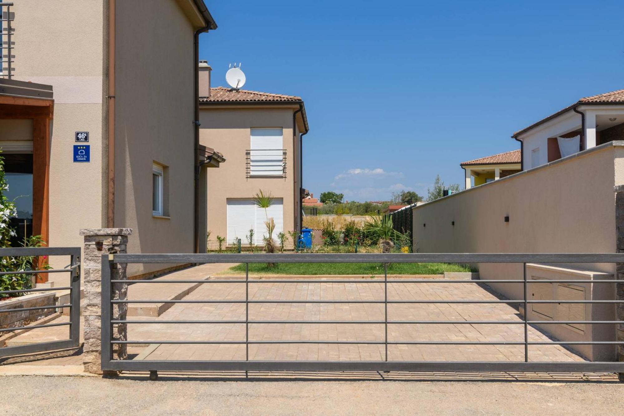 Villa Brionika Mit Pool Vodnjan Exterior foto